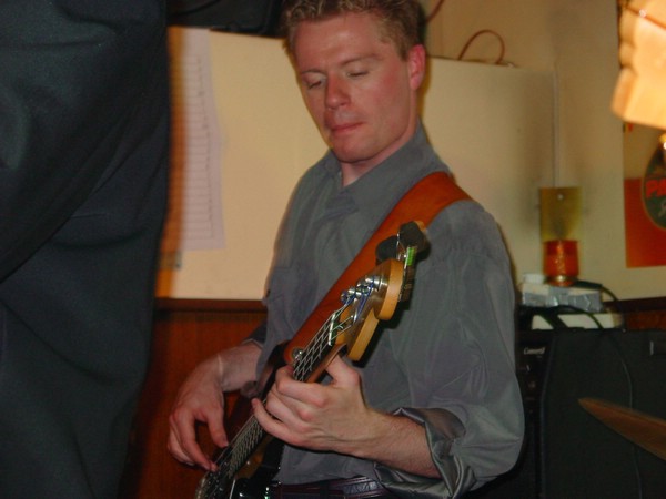 Bassplayer of The Stylemasters.jpg