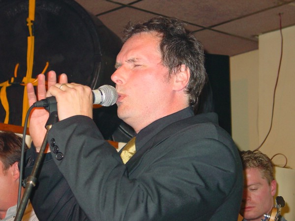 Singer of The Stylemasters.jpg